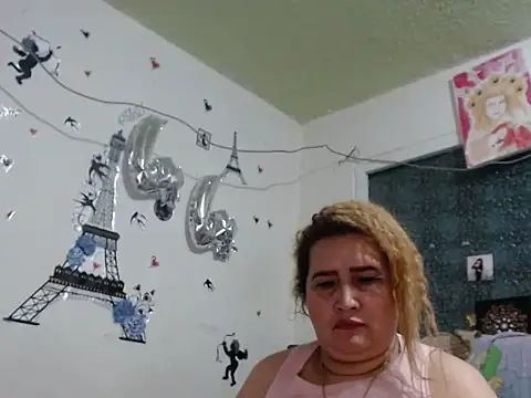 Perla1981--'s Live XXX Chat