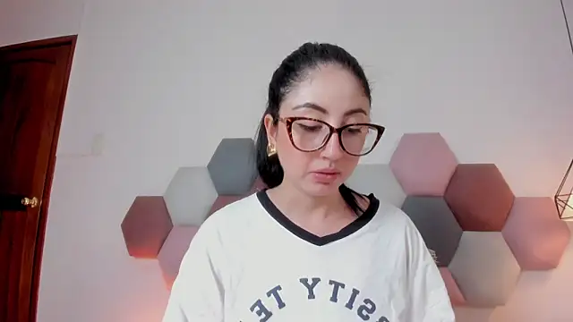 Emilywatsonn's Live XXX Chat