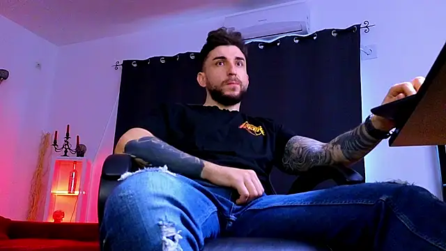 MightyAaron66 – Naživo XXX chat