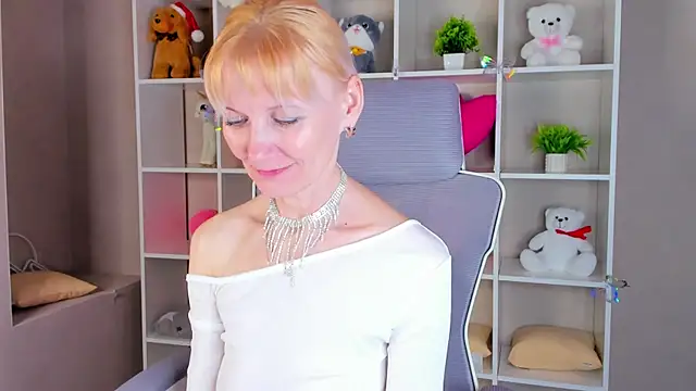 Julie_Lucas Live XXX-chat