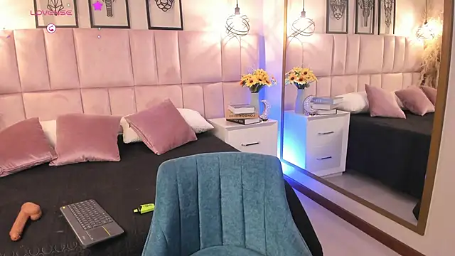 Honney_Taylor Chat XXX in diretta