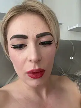 SelinaGalinsky6's Live XXX Chat