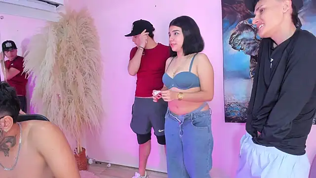 Orgasm_roomm18 ওয়েবক্যাম শো