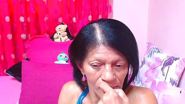 SLUTTYROXY Chat XXX in diretta