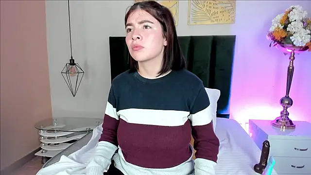 Zamira_Taylor élő XXX-chatje