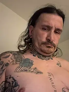 tazzfazz: διαδικτυακό σόου στην κάμερα