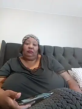 nancy111 élő XXX-chatje