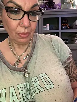 Czat XXX na żywo – dieseldame1313