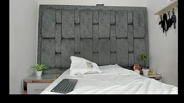 LuxuryHeat Webcam Show