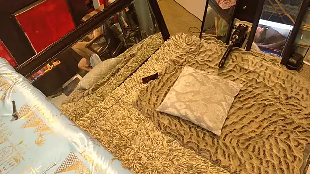 XXX chat uživo modela AQuickPhyx