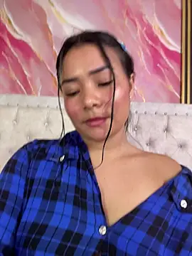 Rousse_blue Adlı Modelin Canlı XXX Sohbeti