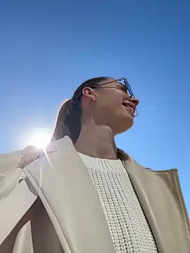 Chat XXX en directo de Charming_Ritta