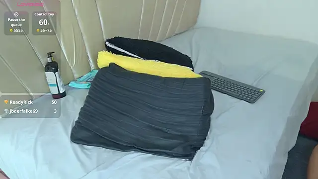 Show de aly_n_sebas na webcam