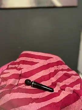 SEXaddictCANDY10 Adlı Modelin Canlı XXX Sohbeti