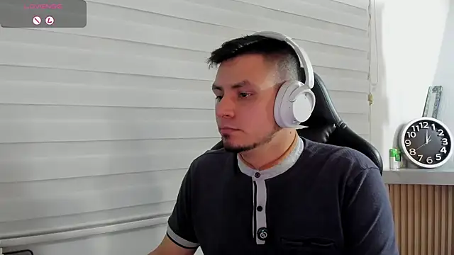 Rick_Adams 即時 XXX 聊天