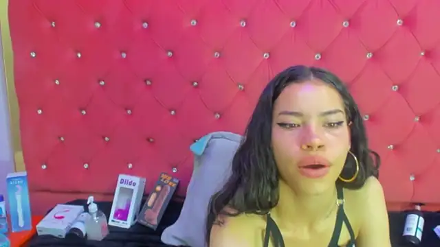 Nanis_James Adlı Modelin Canlı XXX Sohbeti