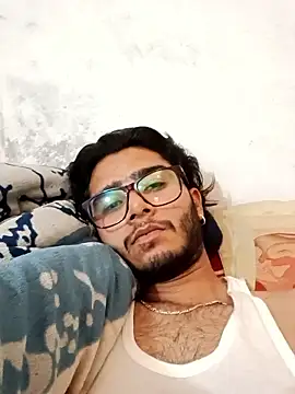 CoralN: διαδικτυακό σόου στην κάμερα