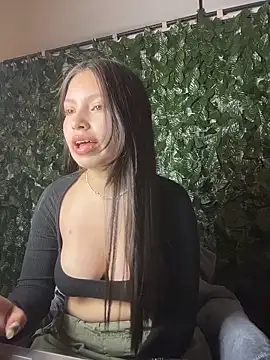 Mady_Pink élő XXX-chatje