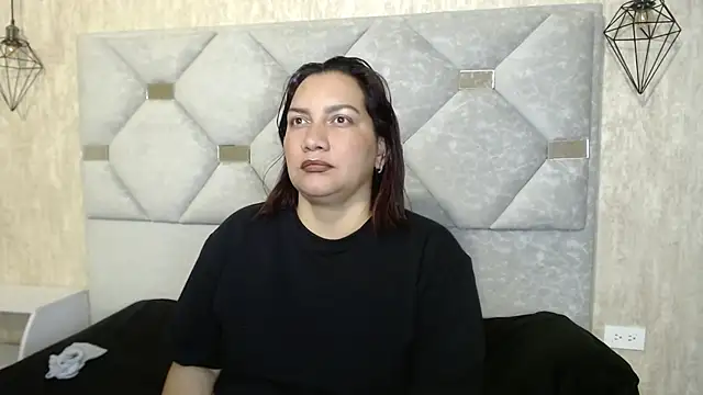 Онлайн чат XXX mia_coral1