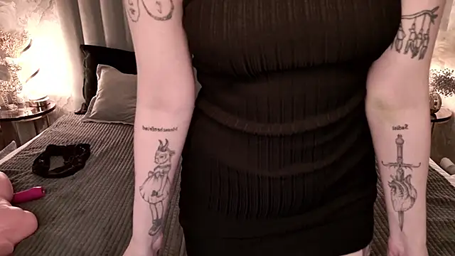 CarolineTenders' Live XXX Chat