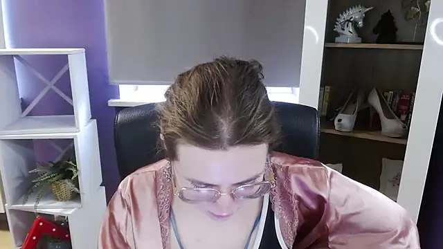 Zoey_Erotic Adlı Modelin Canlı XXX Sohbeti