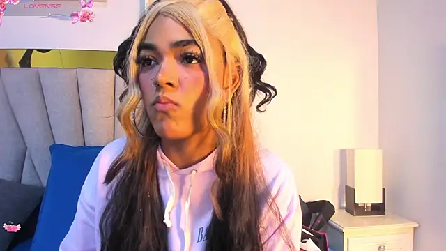 vahiolet_fuentes 现场XXX聊天