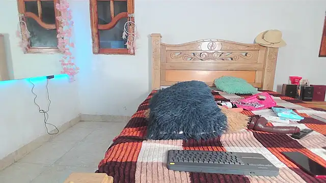 bratz_glloe élő XXX-chatje