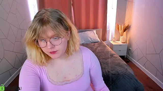 luna_c0ra's Live XXX Chat