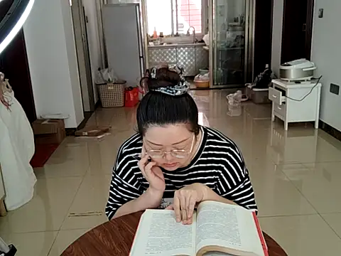 AngelwithEcupのライブXXXチャット