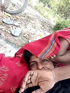 Shivanisingh4 webcam show