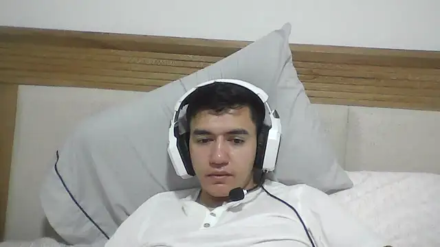 Estebitan_vm Adlı Modelin Canlı XXX Sohbeti