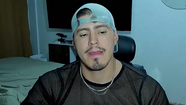 Baltazar_Dupont Adlı Modelin Canlı XXX Sohbeti