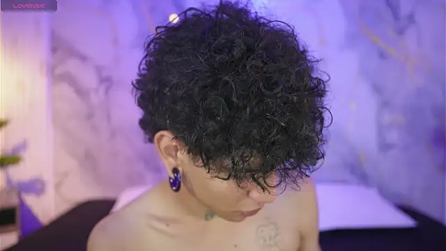 noah_travis Adlı Modelin Canlı XXX Sohbeti