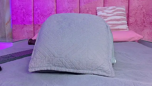 แชท XXX สดของ emmacurvy