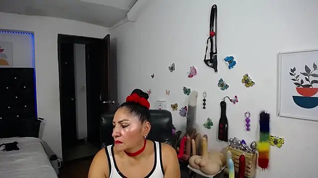 แชท XXX สดของ mature_bigboobs10