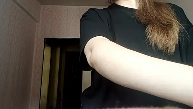 XXX chat uživo modela JanineThielman