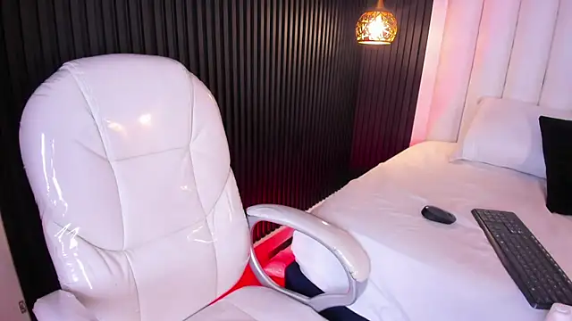 FireDollx Adlı Modelin Canlı XXX Sohbeti