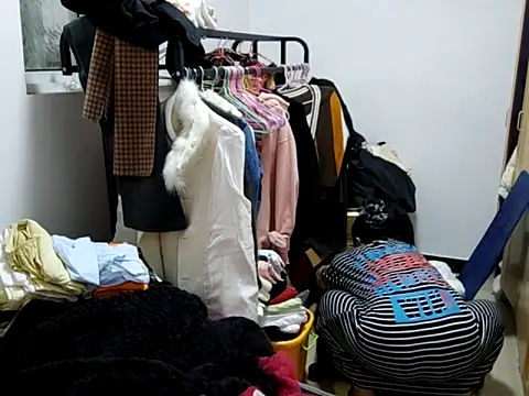 Chatroom XXX en direct de AngelwithEcup