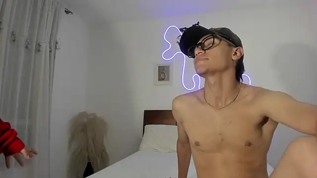 hardcoreheat_ind Live XXX Chat