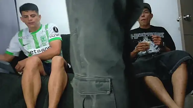 Party_Straight's Live XXX Chat