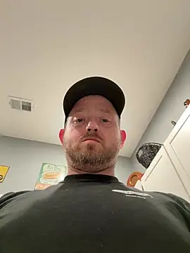 Enjoyedmine: διαδικτυακό σόου στην κάμερα