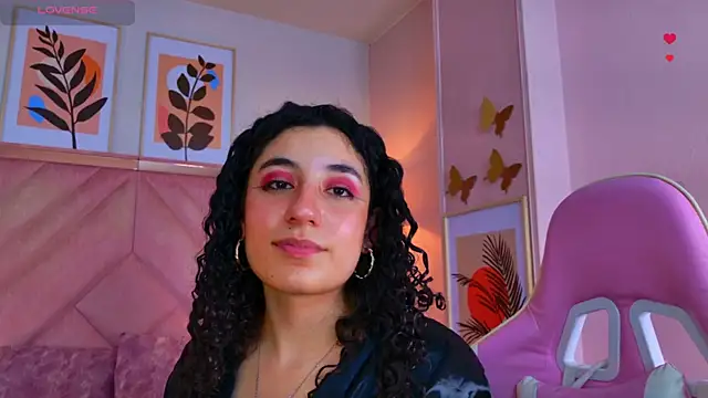 DemiJones_ Adlı Modelin Canlı XXX Sohbeti