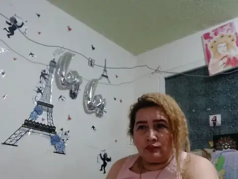 Perla1981-- – Live XXX-chat