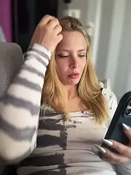 AnastasiaAniess Adlı Modelin Canlı XXX Sohbeti