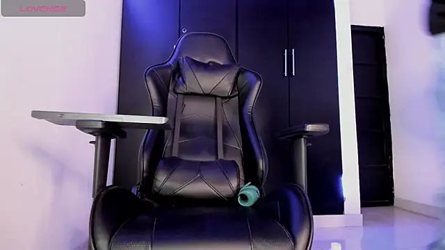 Liam_Mateo Chat XXX in diretta