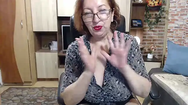 Chat XXX ao vivo de EvelyneFlirtyMilf