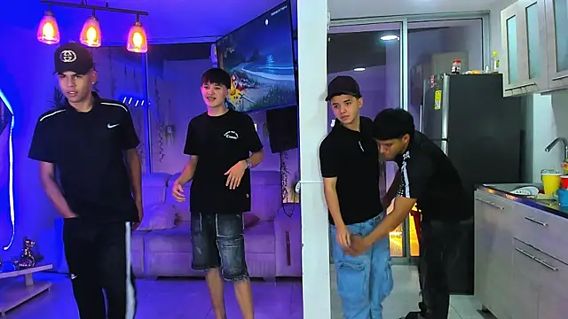 Houseofwarrios Adlı Modelin Canlı XXX Sohbeti