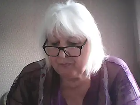 Alexia64231: онлайн-секс-чат