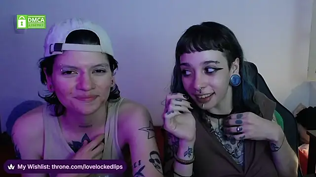 lovelockedlips webcam show