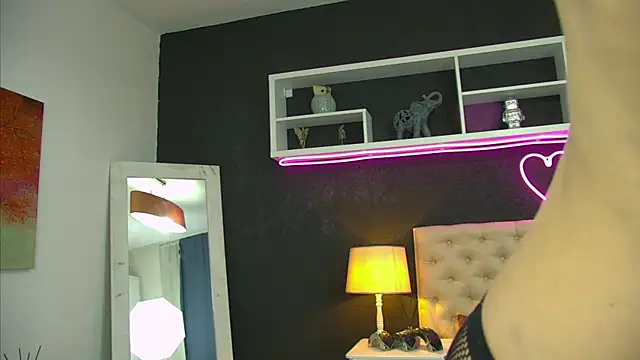 TaniaKaverina's Live XXX Chat